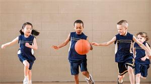 children playing basketball 